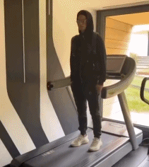 006oGTSVgy1gdzqc3w3kqg305v06kb2c.gif
