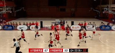 马力克快下双手暴扣.gif