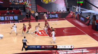 阿联空接扣飞.gif