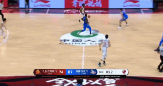 希尔压哨.gif
