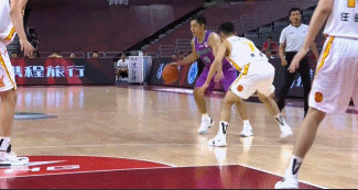 张庆鹏一攻一传.gif