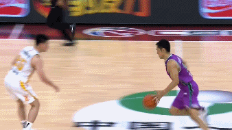 张涵钧违体犯规.gif