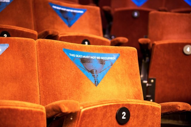克鲁斯堡内的座位被贴上“不可用”标签