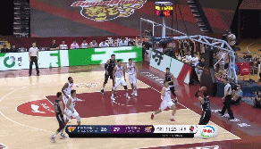 贺天举底角打板3分.gif