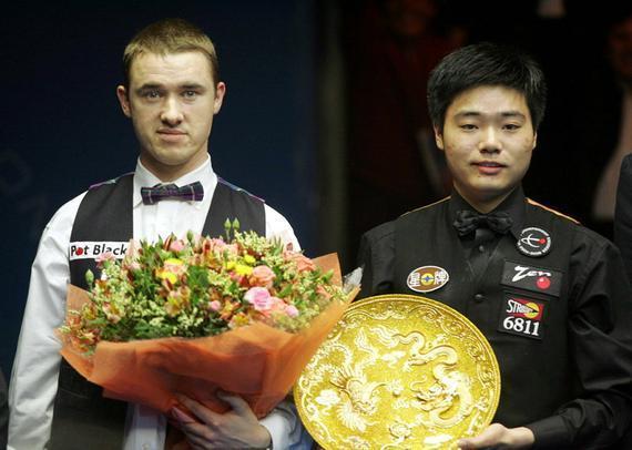 2005年，刚满18岁的丁俊晖在中国公开赛击败亨德利夺冠