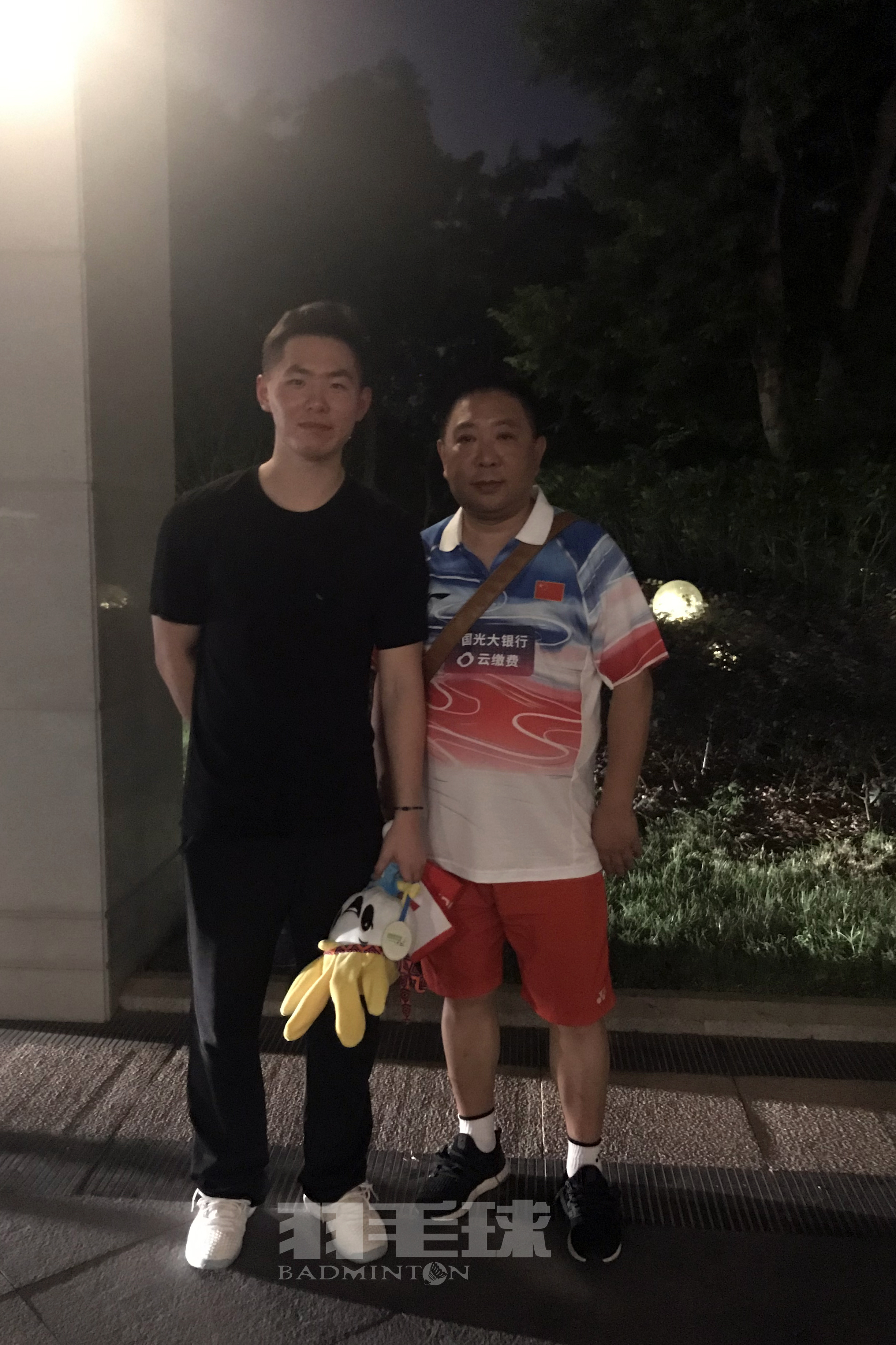 周昊东与爸爸_副本.jpg