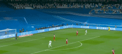 皇马-86-点球.gif