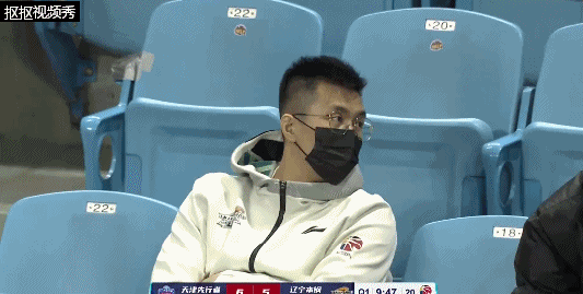 郭艾伦.gif