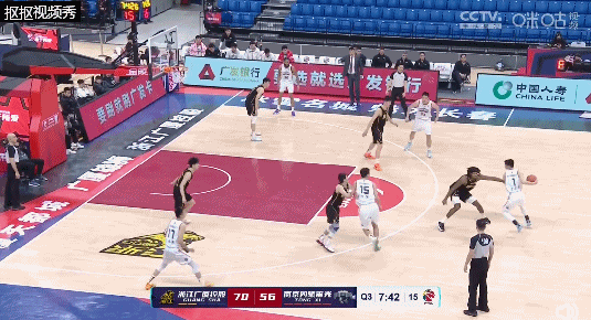 孙铭徽.gif