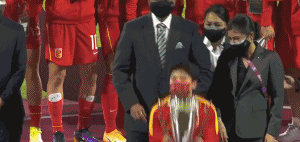 捧杯1.gif