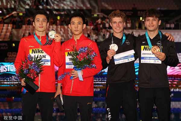 ?杨昊练俊杰摘男子双人10米台金牌