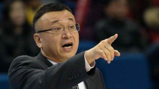 范斌:球队面对困难没有放弃,张骋宇始终在拼搏