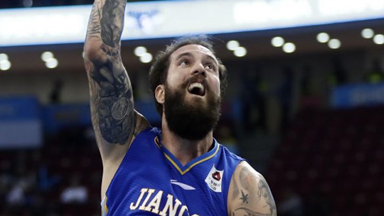 拉杜利察狂砍43分11板江苏击退福建迎3连胜