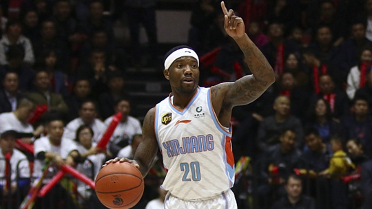 贾磊亚当斯将替代费尔德出战第二场总决赛