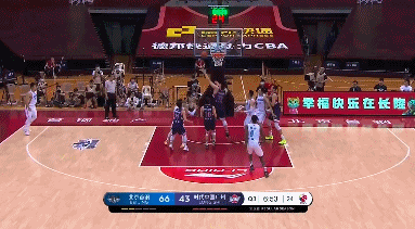 翟晓川大帽.gif