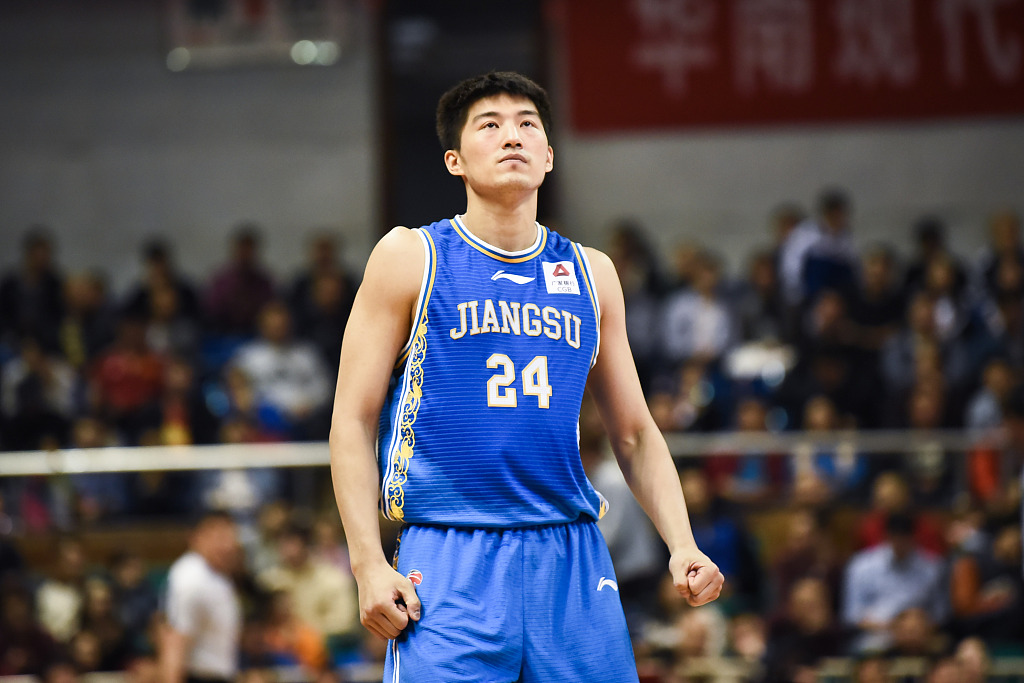 深圳男篮送别于德豪:感谢你的付出,愿你在新疆一切顺利