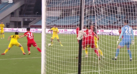 四川差点进.gif
