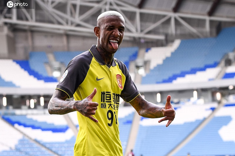 总裁迷弟? 邱添一头球扩大领先 进球后模仿c罗庆祝动作