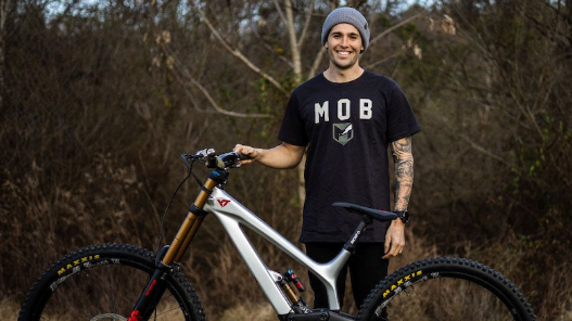 单车女神|自行车频道首位女主播 锻炼为了多吃点的"小野马"