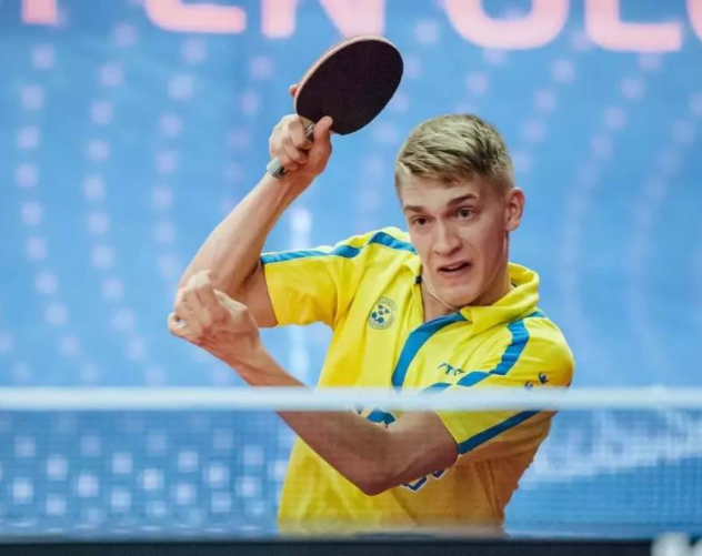 东京奥运会乒乓球男单次轮比赛中,瑞典实力派新秀卡尔伯格对阵美国