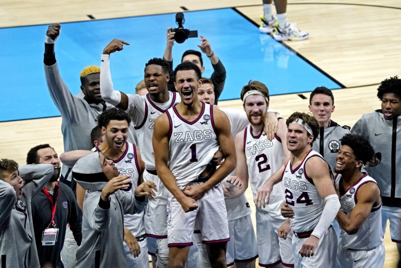 suggs-celebrates-final-four-784x523.jpg