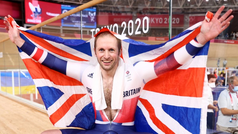 Cycling-Kenny of Britain takes record-breaking gold in men&#39;s keirin |  Reuters