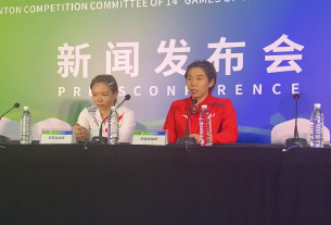 前方直击｜首夺全运会女双金牌 陈清晨/贾一凡：背负压力往前冲，体现不服输的精神