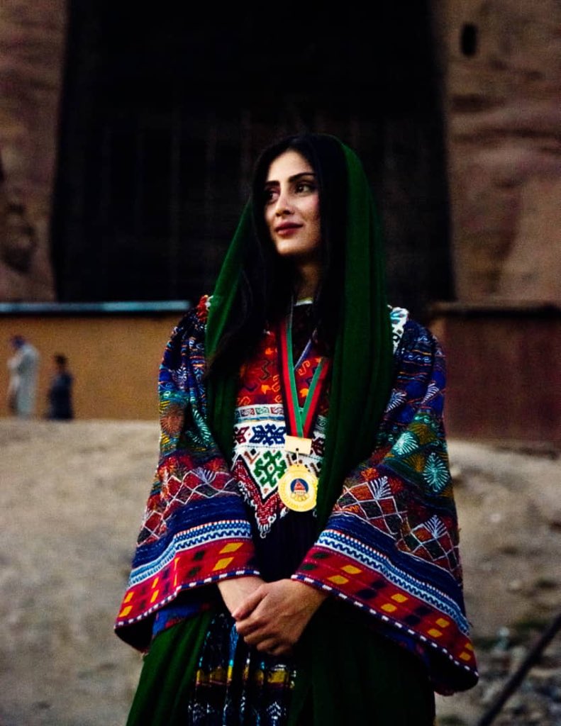 阿富汗首支女子车队队长：性别歧视与逃离祖国
