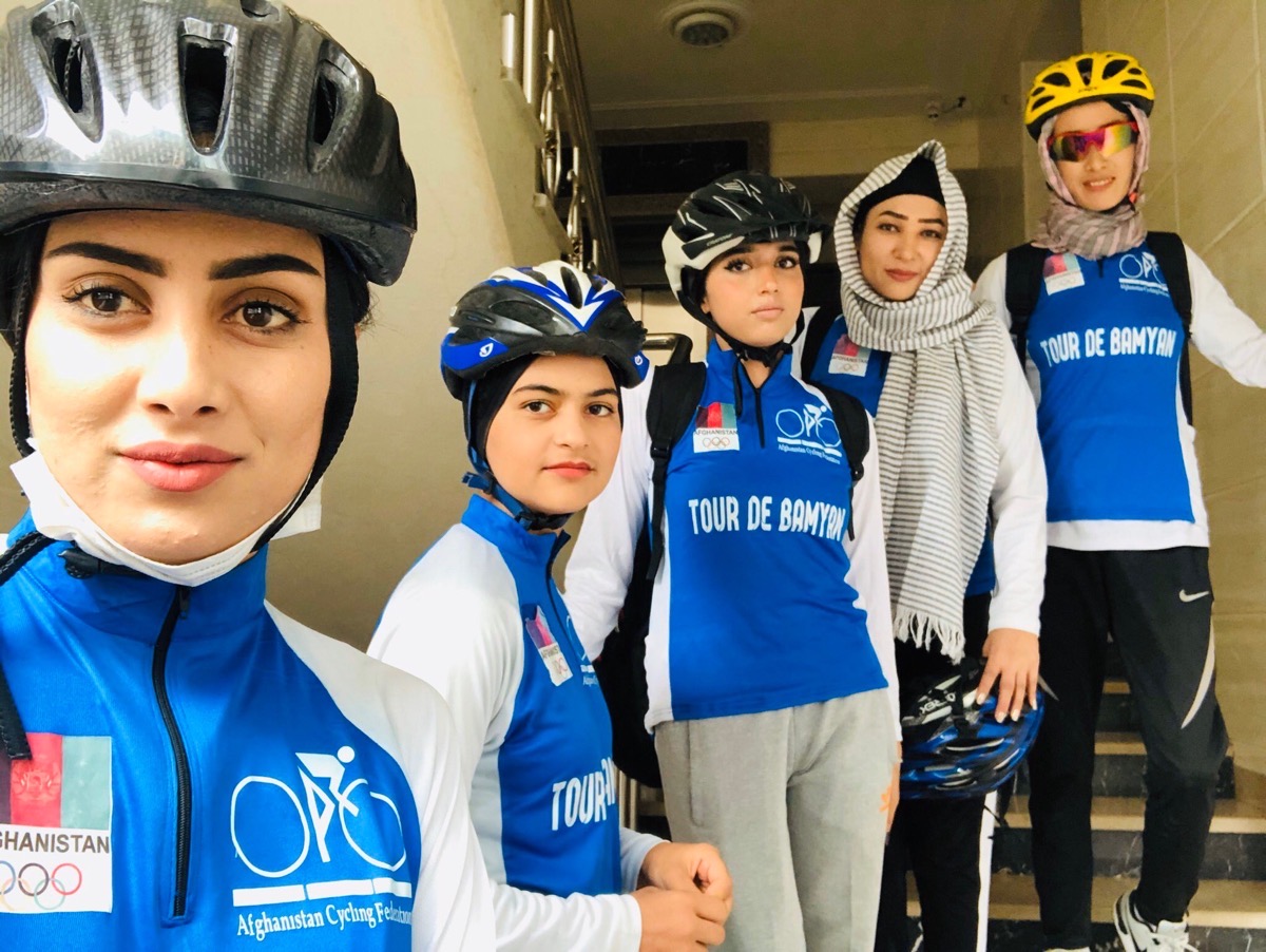 阿富汗首支女子车队队长：性别歧视与逃离祖国