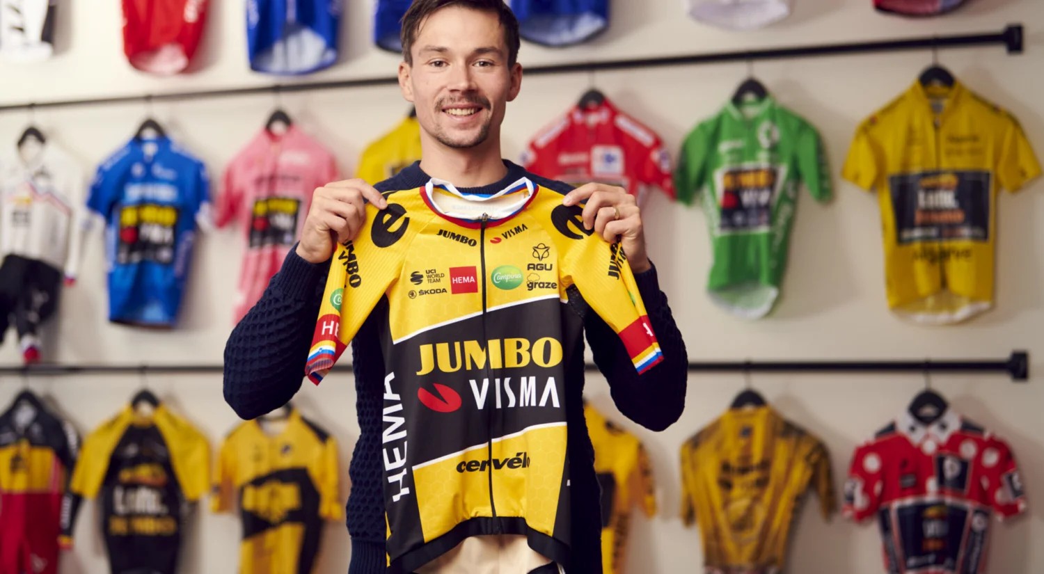 Primoz-Roglic-contractverlenging-en-shirt-2022-5.jpg