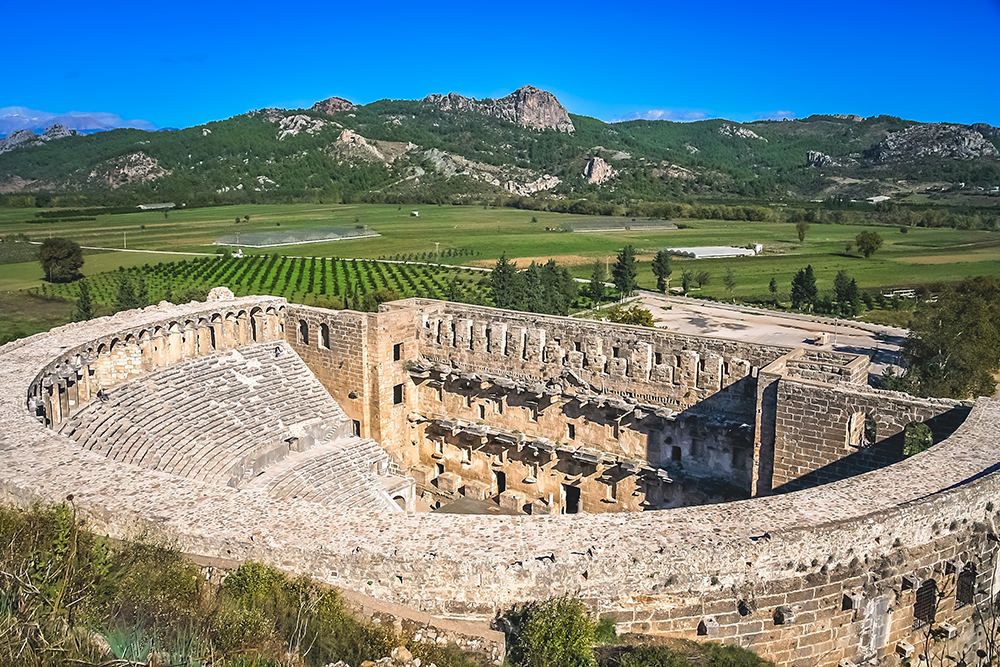 ruins-of-aspendos-theatre-PU9GEUX.jpg