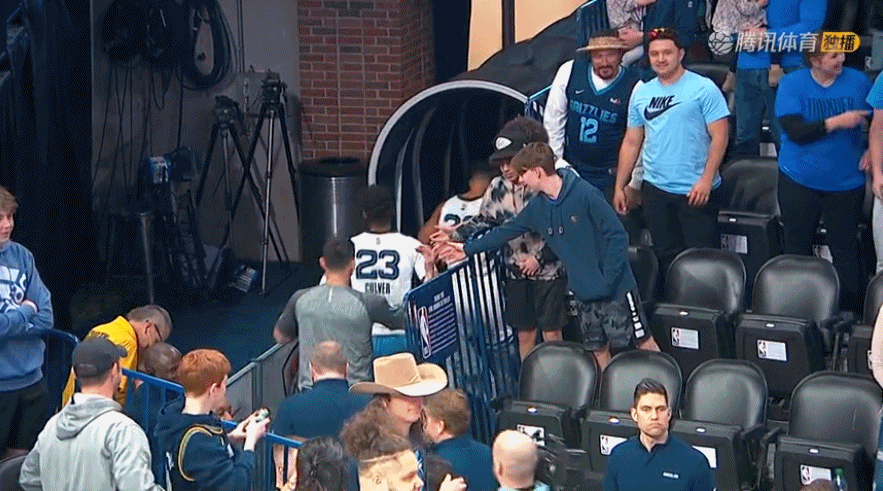 8-15-27-3-14-20836.gif