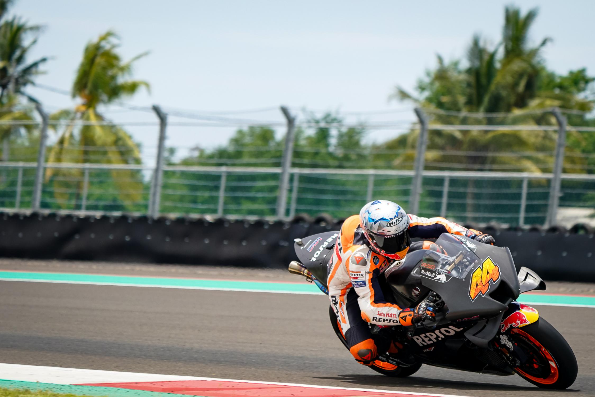 44-pol-espargaro-dsc02370_0.gallery_full_top_fullscreen.jpg