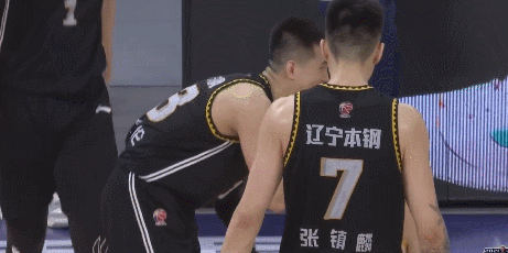 郭艾伦123.gif