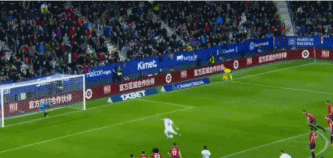 本泽马丢点2.gif