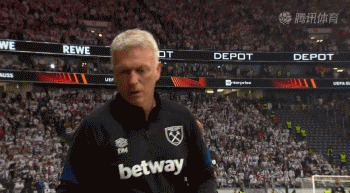 莫耶斯踢球通.gif