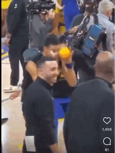 292667E9-0DF1-42FC-95FE-E5722C301041.gif