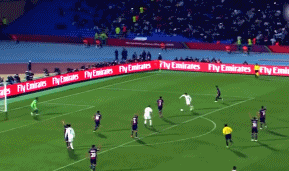 贝尔世俱杯决赛.gif