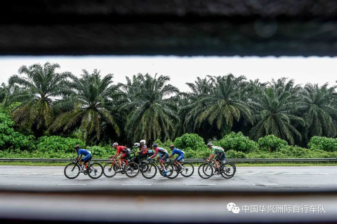 紧随恒大国安！上港4-0取连胜并登顶，找到一组绝配的外援组合