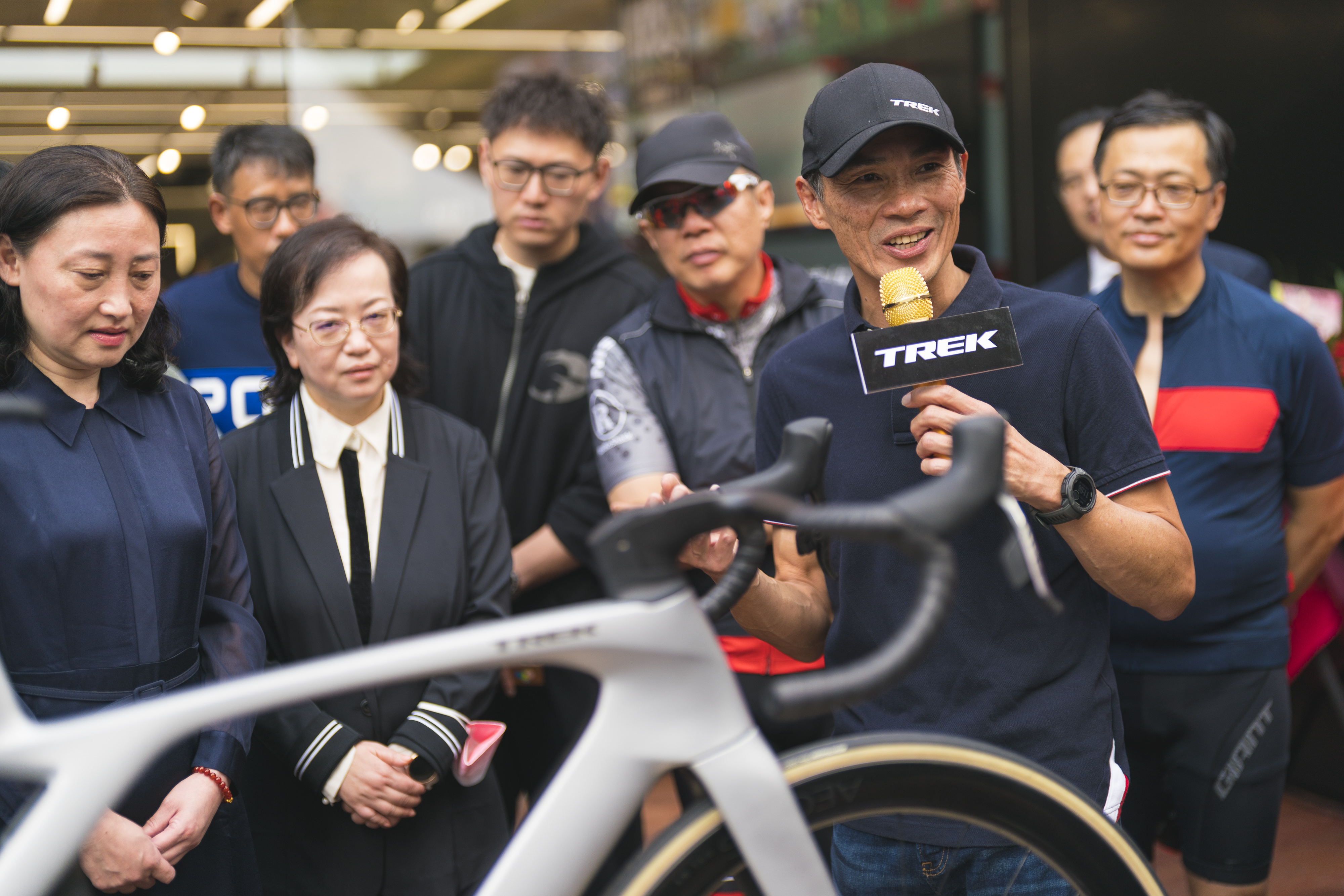 首席跟队：麦肯尼无缘出战拉齐奥；库普梅纳斯不确定能踢国米