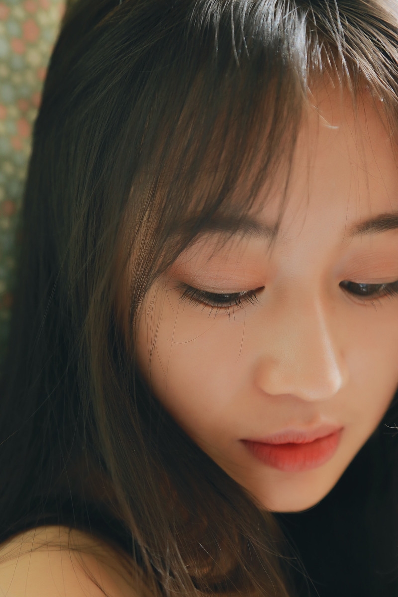 素颜邻家女孩纯白写真