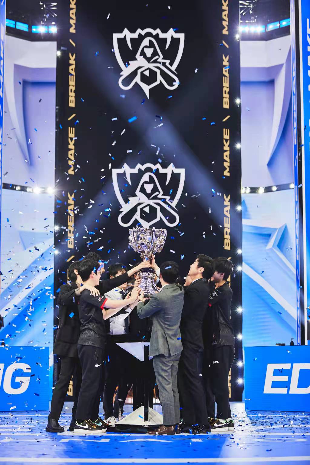 2021lpl春季赛战队海报,all we fight for!