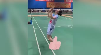 贾一凡柔韧性超强下腰