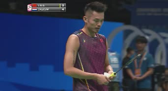 面对进攻林丹冷静应对轻松得分