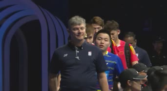 世锦赛回顾：李俊慧刘雨辰vs谢定峰苏伟译