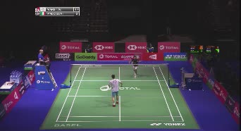 王子维21-6轻松拿下第一局
