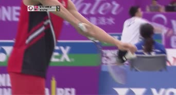 双蔚组合失误抢到一起
